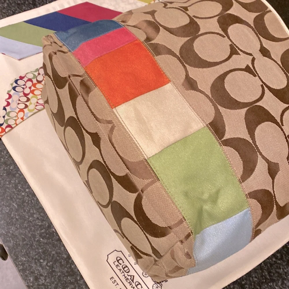 COACH jacquard w/multicolored band at base. Cream patent leather trim. #10858 - Picture 6 of 15